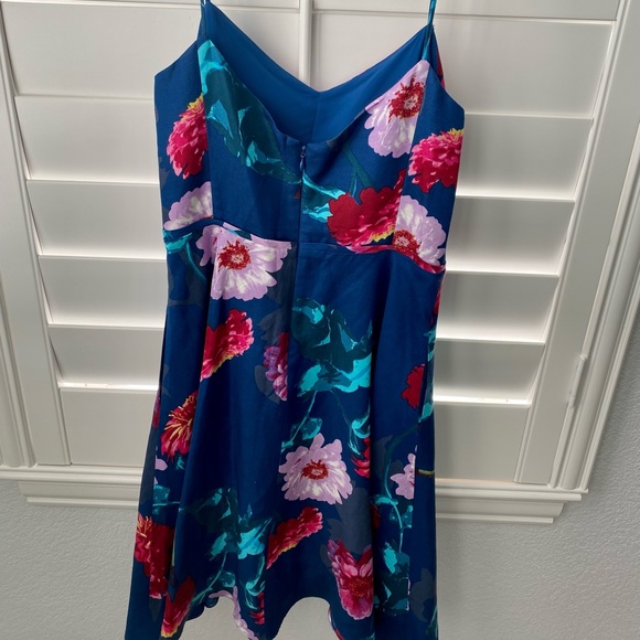Size 8 Banana Republic floral dress - Picture 2 of 3